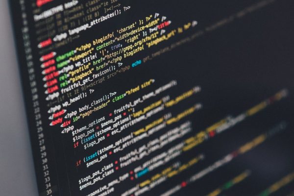code-1839406_1920 Software Localization
