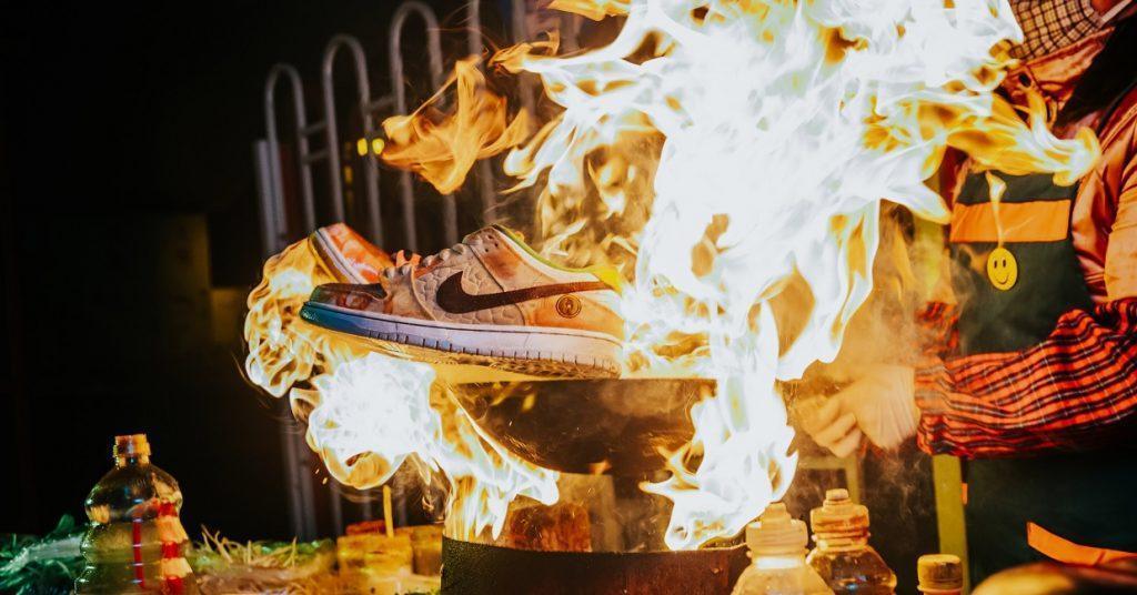 Nike SB Dunk Low Street Hawker